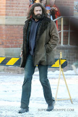 组图：《金刚狼2》片场 休-杰克曼扮相邋遢