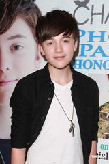 组图：GaGa小师弟抵港 自称已与歌迷们结婚