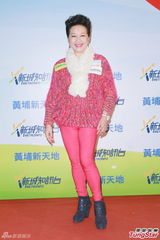 组图：钟镇涛携女儿助阵选秀 卫兰自信不输歌唱