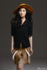 组图：姚笛新年摩登复古大片 率性轻熟女自在如风