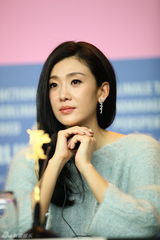 组图：《白日》见面会 桂纶镁与王学兵暧昧调笑