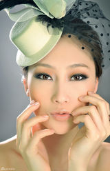 高清图：林鹏百变造型拍写真 清秀妖娆一念间