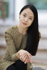 幻灯图集：《下女》主创戛纳写真 全度妍长发垂顺