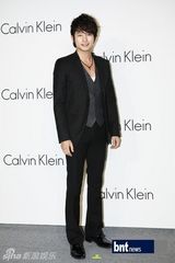 组图：EXO朴施厚等众星出席某服饰品牌展示会