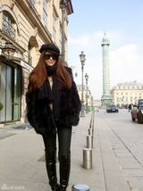 组图：文咏珊巴黎街头留倩影 享受美食畅游罗浮宫