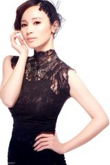 组图：石小群写真曝光 黑天鹅华丽变身雍容绽放