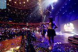组图：SNH48红白歌会18日上海大舞台激情战响