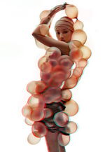 组图：董洁3D时尚照封面 独特造型演绎先锋时尚