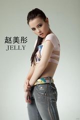 幻灯图：赵美彤粉嫩休闲写真 化身清秀性感精灵