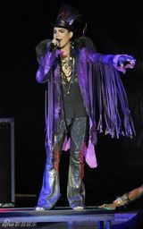 幻灯图集：《美偶》冠军亚当-兰伯特加拿大开唱