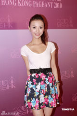 幻灯图：香港小姐首次面试 50位佳丽演曼妙诱惑