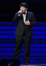 组图：群星献唱中歌榜 韩庚潘玮柏劲歌热舞