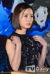 组图：刘亚仁郑有美宣传《卫星女孩和奶牛》