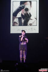 组图：刘若英分享爱情体会 自曝恋爱失败多次