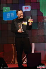 组图：容祖儿否认妒忌王菀之夺奖 陈奕迅力挺