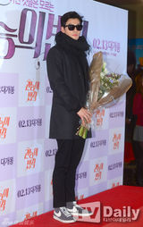 组图：秀智BoA申敏儿等女神齐捧《官能的法则》