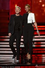 组图：碧昂斯获格莱美最佳传统R&B歌手