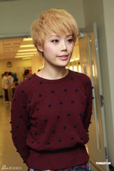 高清图：容祖儿钟舒漫洪卓立出席《劲歌金曲录影》 