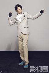 组图：俞灏明最新杂志大片硬朗帅气展男人味