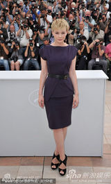 幻灯：《华尔街2》见面会 影帝道格拉斯神采奕奕