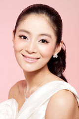 组图：王媛可娇俏登封面 幻化纯美花妖新娘