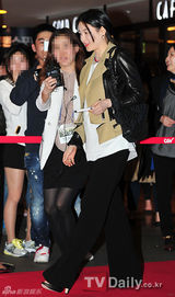 组图：韩片《春，雪》举行VIP试映会 李英爱等亮相