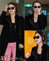 组图：韩星苏怡贤机场亮相黑衣粉裤潮味尽显