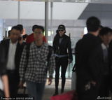 组图：黄晓明开车接Baby破传闻 机场约会被抓包