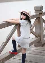 组图：5岁小萝莉走红微博 小天使萌化网友心