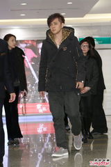 组图：罗志祥吊唁杨登魁感慨人生爱要及时