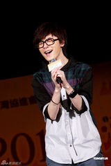 组图：众星出席音乐会 关心妍赞林欣彤歌喉了得