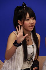 高清组图：早安少女组做客新浪 成员可爱表情连拍