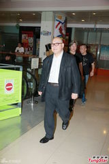 组图：演唱会之父张耀荣出殡 郭富城陪同全程