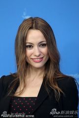 《六楼的女人》发布会 娜塔丽娅-沃拜克秀知性美