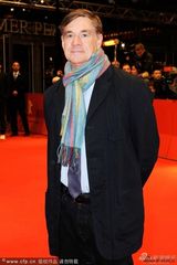 组图：《应许之地》首映 简-方达穿皮草助阵