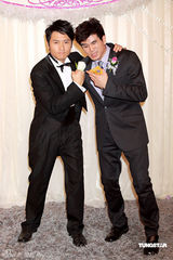 幻灯组图：唐宁着桃红婚纱扮新娘 伴娘杨爱瑾秀粉嫩