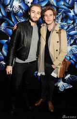 组图：伦敦时装周开幕 各路明星纷纷捧场