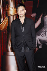 组图：“帅气机长”张智霖微博生活照集锦