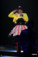 组图：福禄寿开唱大牌嘉宾云集 薛家燕上演校服诱惑