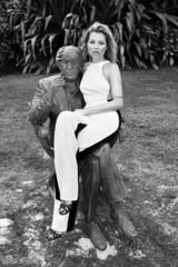 组图：凯特-莫斯牙买加拍时尚封面 尽显狂野性感