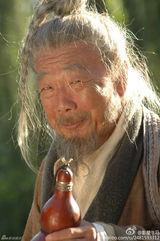 组图：午马微博生活照 老人乐观友善1月仍拍戏