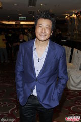 组图：汪明荃自曝叮嘱罗家英踢球小心感情深