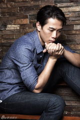 组图：戚玉武大片展儒雅绅士品格