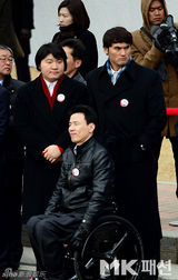 组图：鸟叔JYJ等亮相韩国新总统就职典礼