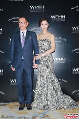 组图：李嘉欣与夫恩爱亮相 张智霖不介意妻旧事