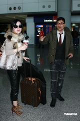 幻灯：张家辉台湾载誉归来 谈亲历地震感受