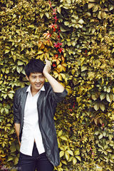 组图：张天其绅士写真展现型男魅力