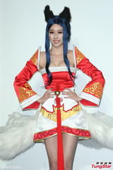 组图：张景岚戴猫耳卖萌 自曝前任是游戏宅男