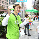 组图：乐施大使森美义卖 呼吁救助内地贫苦人士