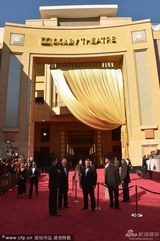 组图：第85届奥斯卡红毯-小金人星光熠熠